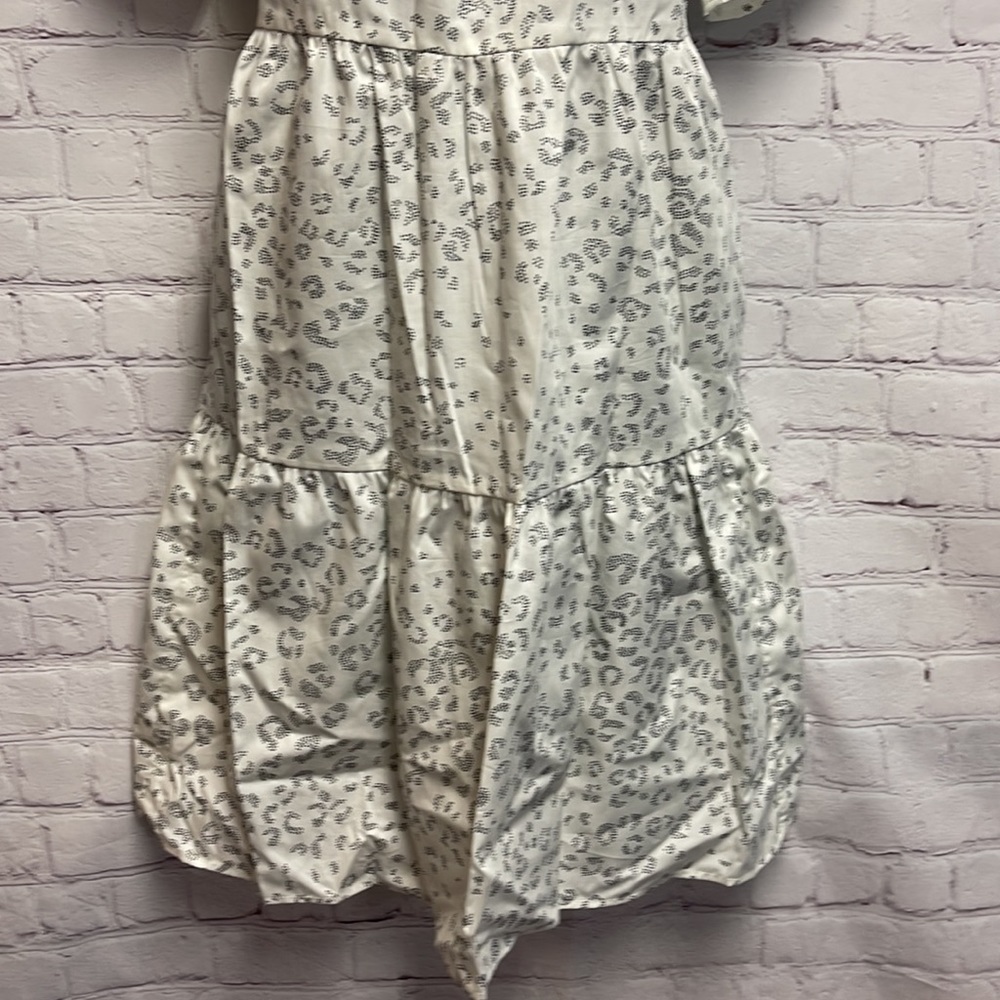 Cotton, knee high, short sleeve, scoop neck dress. - Picture 5 of 14